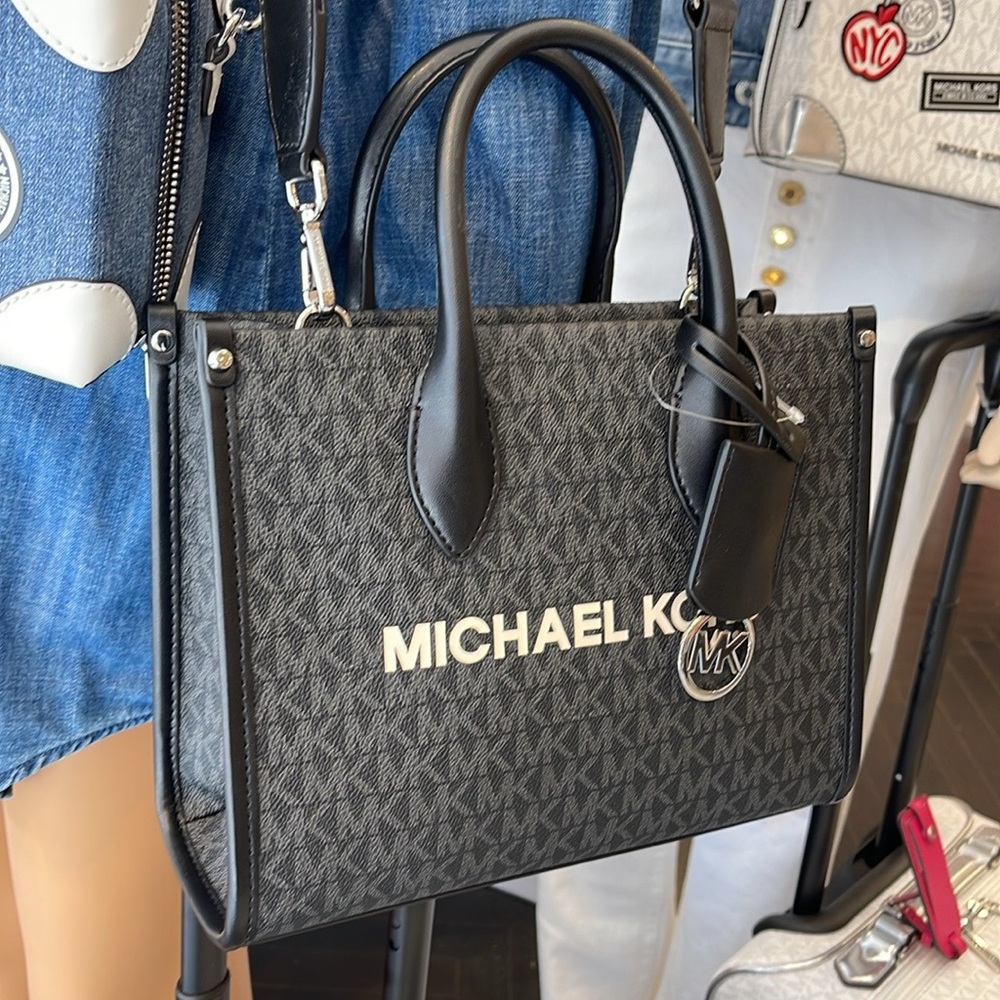 Michael Kors Mirella Small Signature Logo Crossbody Bag
Black
NWT - Picture 8 of 16